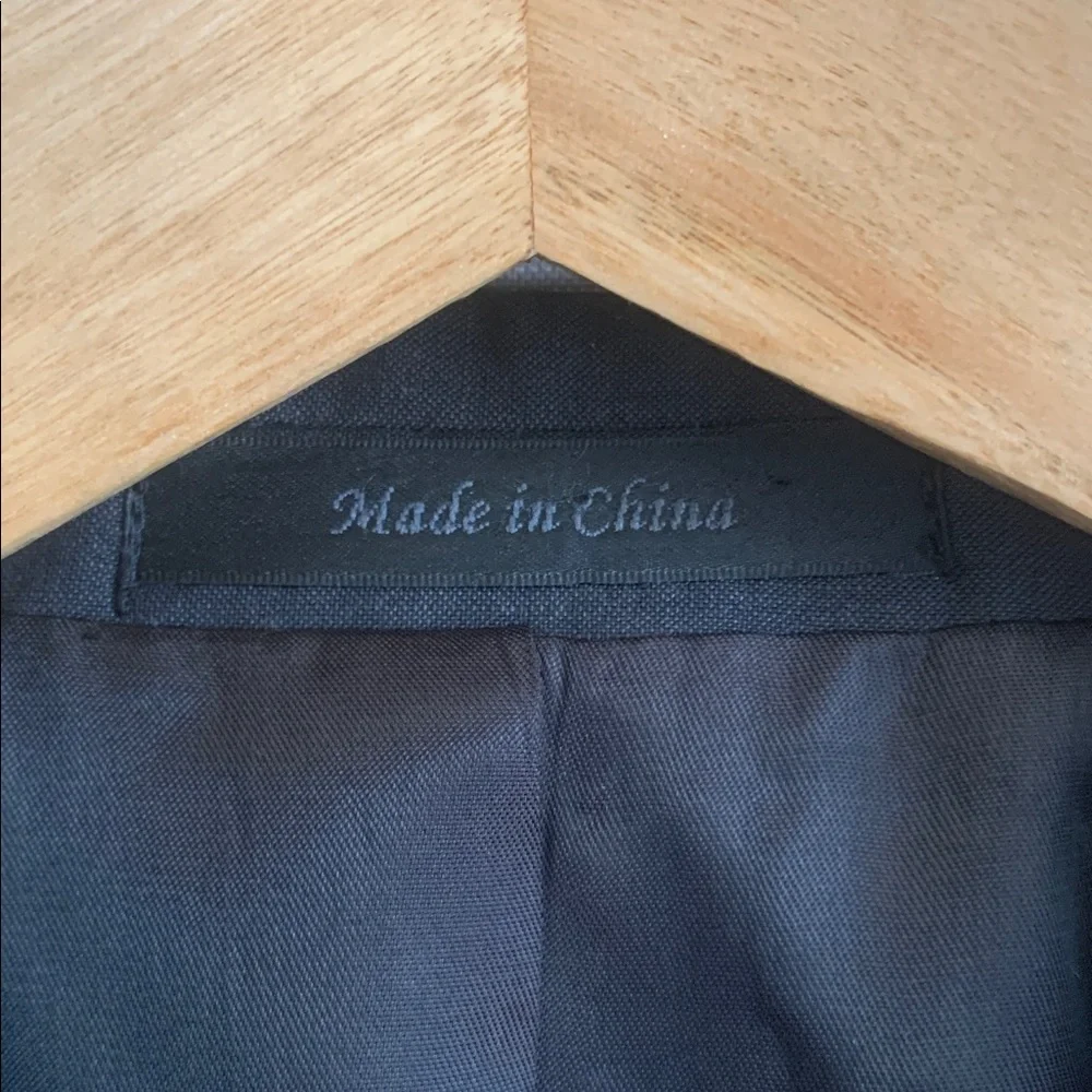 Calvin Klein Black Blazer 100% lightweight Wool 44L. - Picture 9 of 9